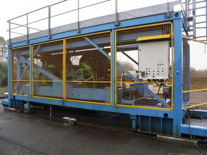 Máquina de ensayo acelerado FABAC del IFSTTAR utilizada para el ensayo de 3.000.000 de pasadas