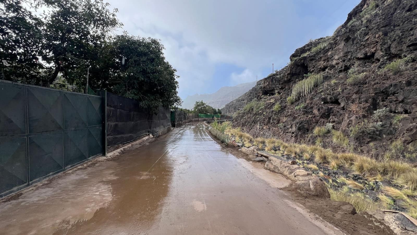 Vista general del camino estabilizado con Byo Eco en Venegera tras episodio de lluvia
